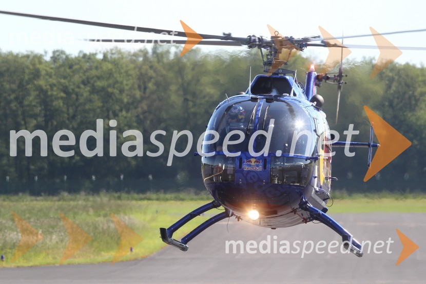 Helikopter BO-105C / D-HTDMThe Flying Bulls, trening pilotov in letal Red Bull v Mariboru
