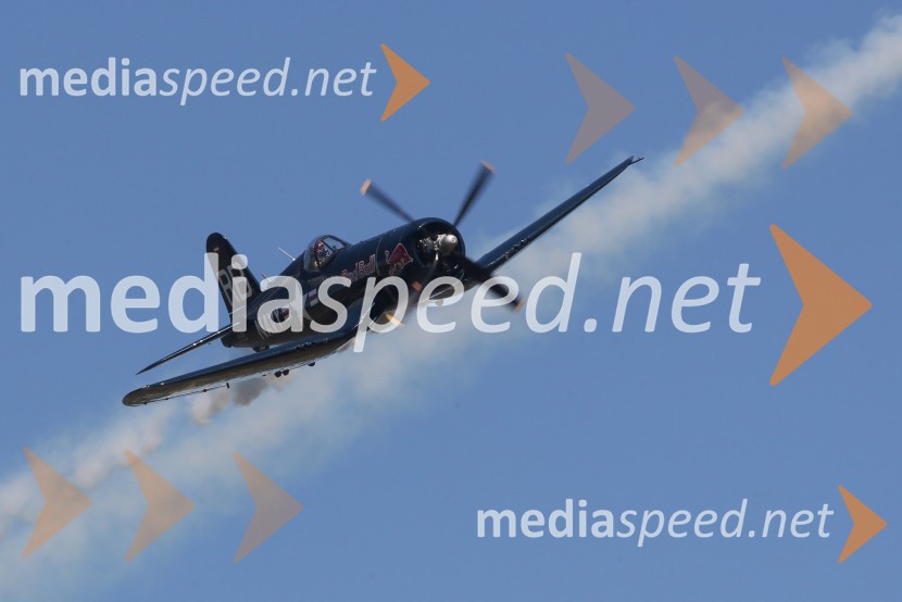 The Flying Bulls, trening pilotov in letal Red Bull v Mariboru