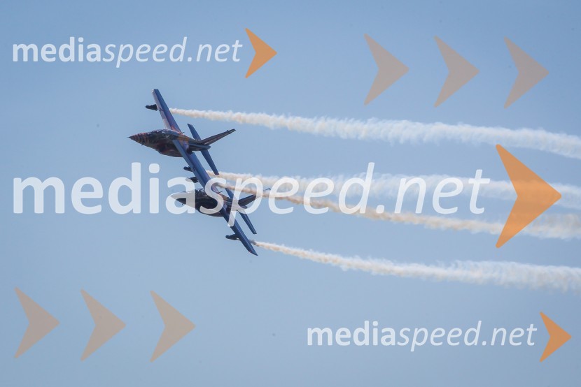 Letali Alpha-Jet 1 / OE-FAS in Alpha-Jet 2 / OE-FRBThe Flying Bulls, trening pilotov in letal Red Bull v Mariboru