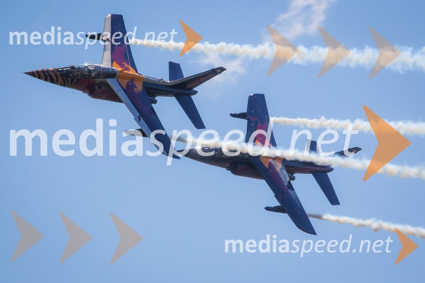 Letali Alpha-Jet 1 / OE-FAS in Alpha-Jet 2 / OE-FRBThe Flying Bulls, trening pilotov in letal Red Bull v Mariboru