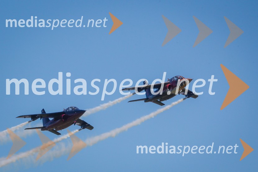 Letali Alpha-Jet 1 / OE-FAS in Alpha-Jet 2 / OE-FRBThe Flying Bulls, trening pilotov in letal Red Bull v Mariboru