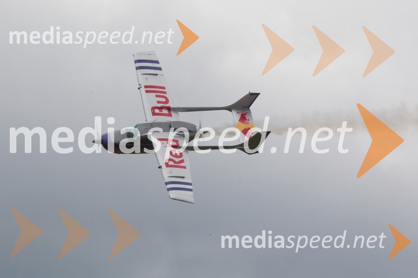 Cessna C337 PushPull / N991DMThe Flying Bulls, trening pilotov in letal Red Bull v Mariboru