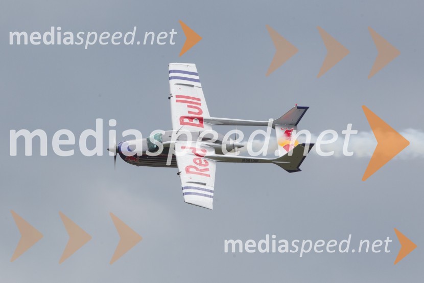 Cessna C337 PushPull / N991DMThe Flying Bulls, trening pilotov in letal Red Bull v Mariboru