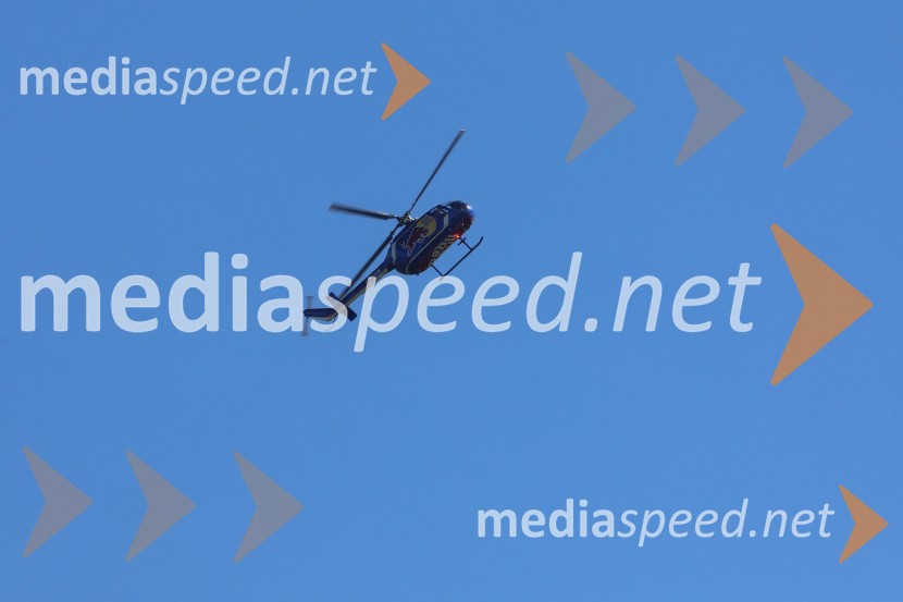 Helikopter BO-105C / D-HTDM s katerim leti Felix BaumgartnerThe Flying Bulls, trening pilotov in letal Red Bull v Mariboru