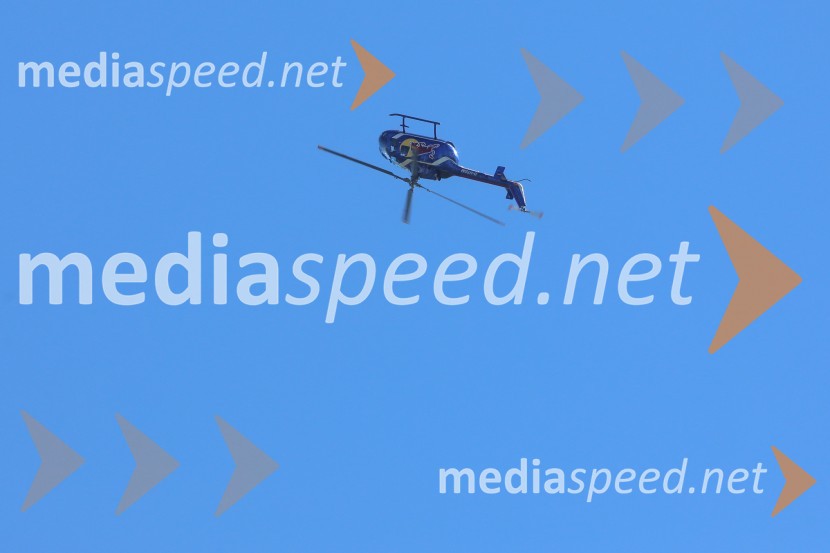 Helikopter BO-105C / D-HTDM s katerim leti Felix BaumgartnerThe Flying Bulls, trening pilotov in letal Red Bull v Mariboru