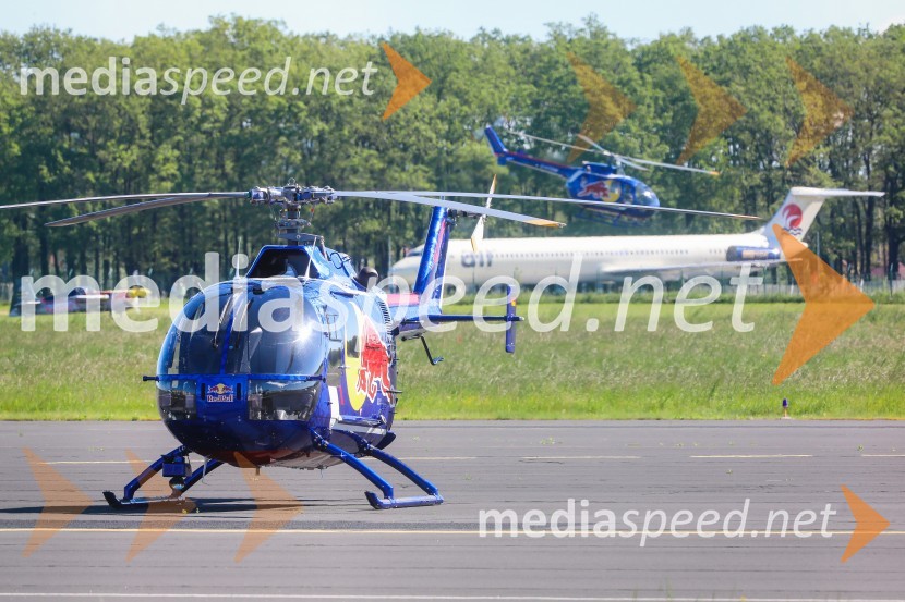 Helikopter BO-105C / D-HTDMThe Flying Bulls, trening pilotov in letal Red Bull v Mariboru