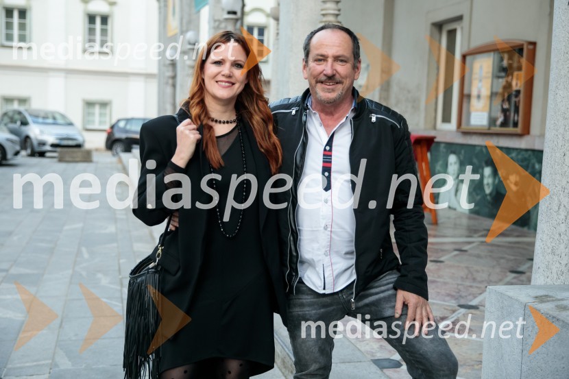  Eva Belčič, vodja marketinga in odnosov z javnostmi PGK;  Ciril Roblek, inspicientKONS: Novi dobi, premiera, Prešernovo gledališče Kranj