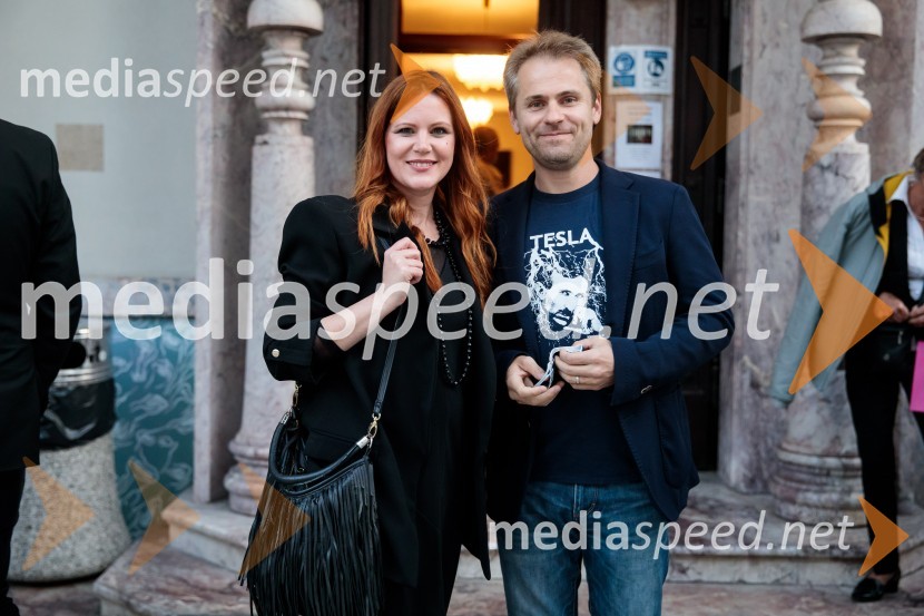  Eva Belčič, vodja marketinga in odnosov z javnostmi PGK;  Milan Golob, direktor, Šentjakobsko gledališčeKONS: Novi dobi, premiera, Prešernovo gledališče Kranj