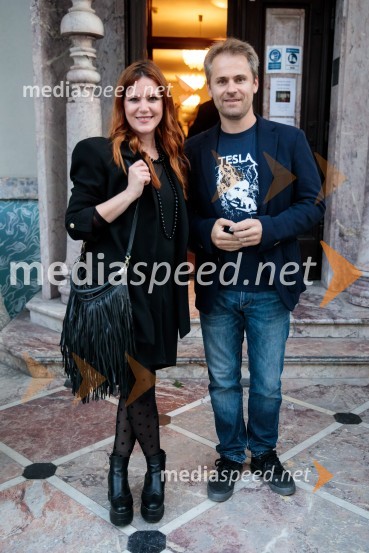  Eva Belčič, vodja marketinga in odnosov z javnostmi PGK;  Milan Golob, direktor, Šentjakobsko gledališčeKONS: Novi dobi, premiera, Prešernovo gledališče Kranj