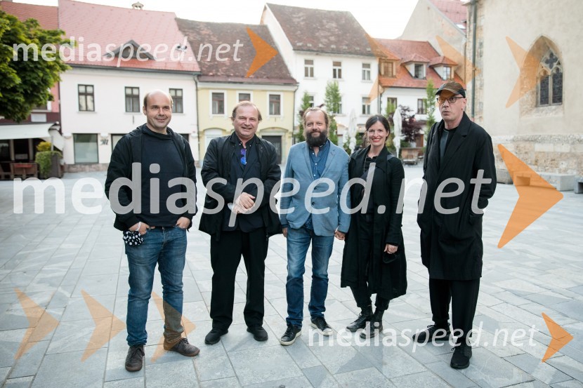  Gregor Zorc, igralec; dr. Tomaž Toporišič, dramaturg;  Sebastijan  Horvat, režiser;  Ana Horvat Dolinar, igralka;  Goran Injac, umetniški vodja, Slovensko mladinsko gledališčeKONS: Novi dobi, premiera, Prešernovo gledališče Kranj