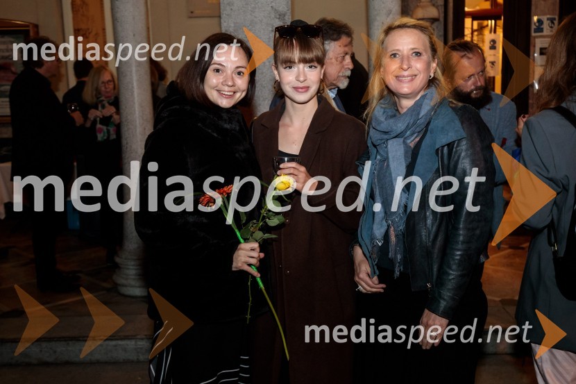  ... ;  ... ;  Tatjana Doma, dramaturginja SLG CeljeKONS: Novi dobi, premiera, Prešernovo gledališče Kranj