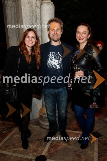  Eva Belčič, vodja marketinga in odnosov z javnostmi PGK;  Milan Golob, direktor, Šentjakobsko gledališče ;  Gaja Kryštufek Gostiša, poslovna sekretarka, Prešernovo Gledališče KranjKONS: Novi dobi, premiera, Prešernovo gledališče Kranj