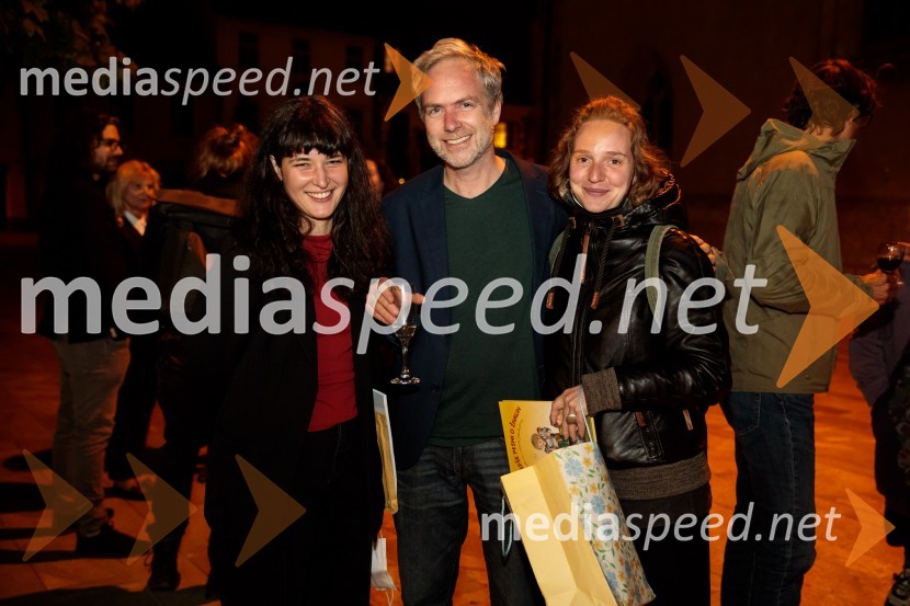  Doroteja Nadrah, igralka;  Igor Vasiljev, scenograf;  Katarina Morano, režiserka, dramaturginjaKONS: Novi dobi, premiera, Prešernovo gledališče Kranj