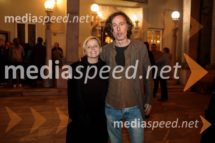  Vesna  Slapar, igralka;  Uroš Rakovec, glasbenikKONS: Novi dobi, premiera, Prešernovo gledališče Kranj