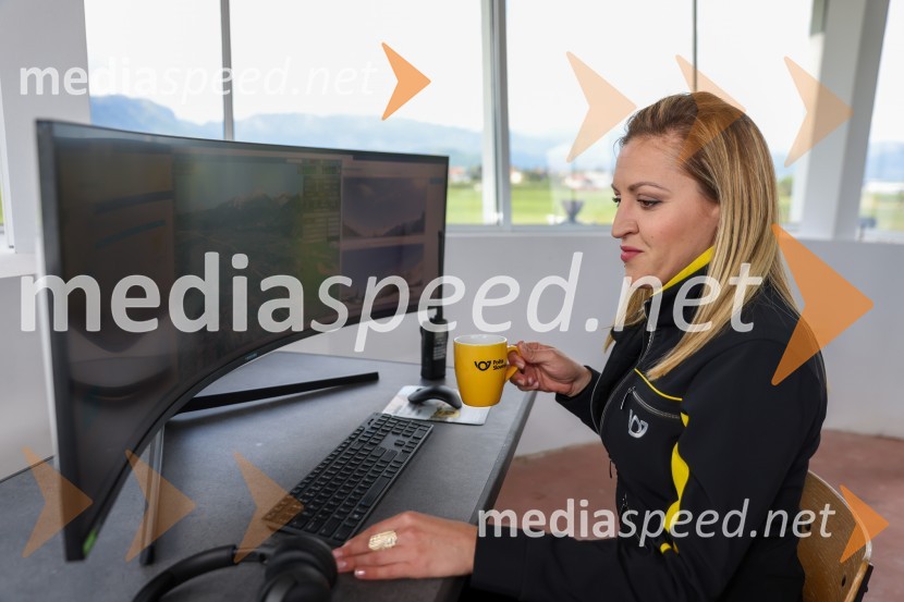 Pošta Slovenije predstavila dron za prenos paketov