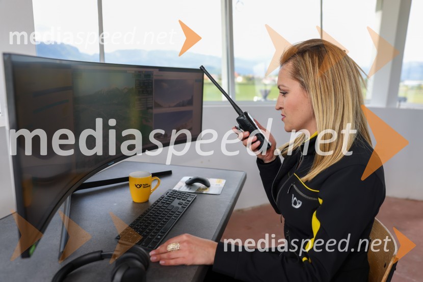 Pošta Slovenije predstavila dron za prenos paketov