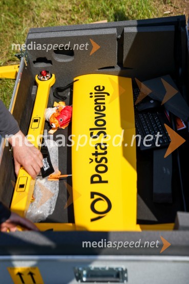 Pošta Slovenije predstavila dron za prenos paketov