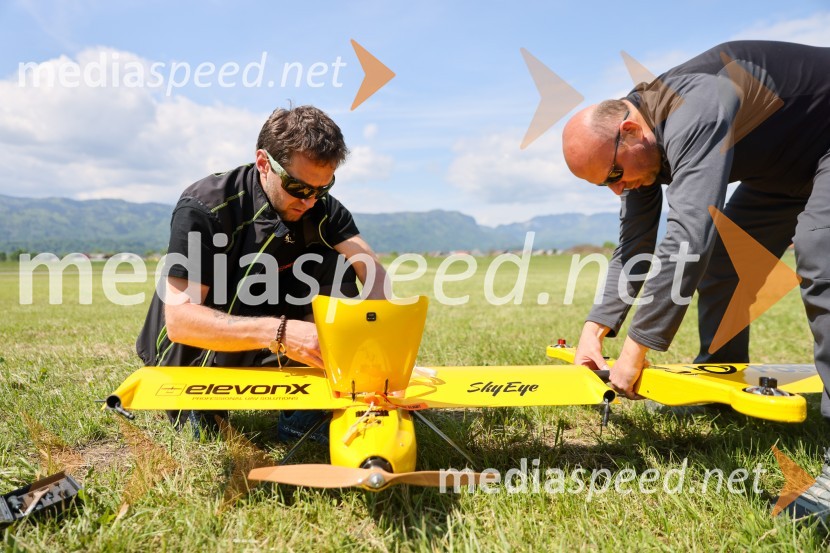 Pošta Slovenije predstavila dron za prenos paketov