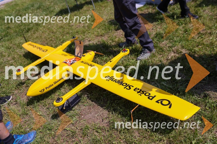Pošta Slovenije predstavila dron za prenos paketov