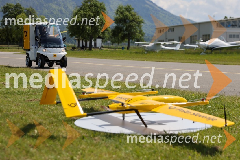 Pošta Slovenije predstavila dron za prenos paketov