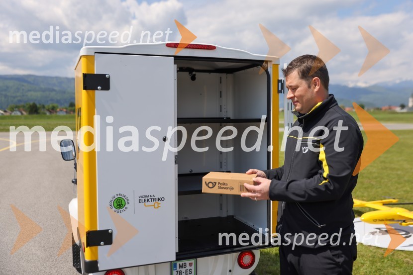 Pošta Slovenije predstavila dron za prenos paketov