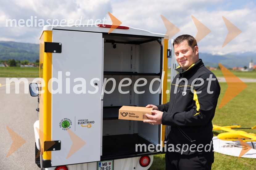 Pošta Slovenije predstavila dron za prenos paketov