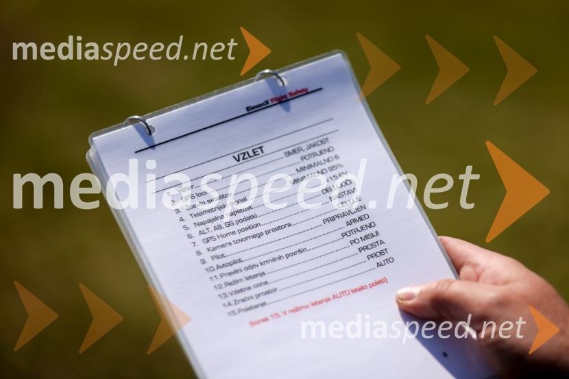 Pošta Slovenije predstavila dron za prenos paketov