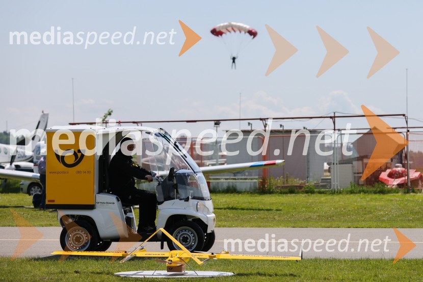 Pošta Slovenije predstavila dron za prenos paketov
