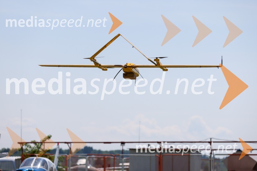 Pošta Slovenije predstavila dron za prenos paketov