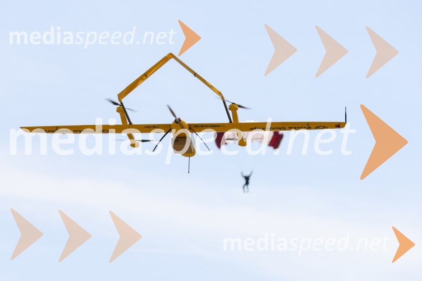 Pošta Slovenije predstavila dron za prenos paketov