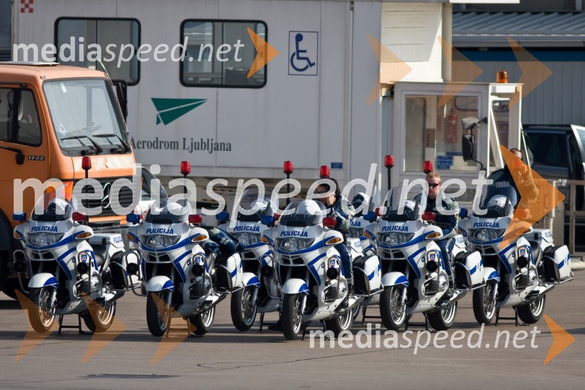 Obisk kraljice Elizabete II. in vojvode Edinburškega v Sloveniji - prvi dan (prihod in sprejem v Grand Hotelu Union)