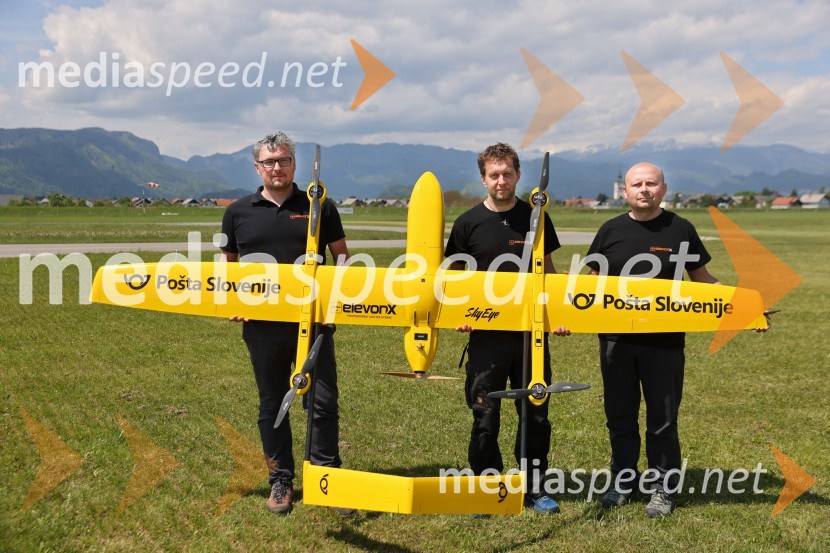 Pošta Slovenije predstavila dron za prenos paketov