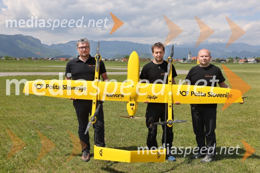 Pošta Slovenije predstavila dron za prenos paketov