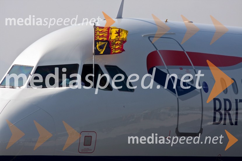 Letalo kraljice Elizabete II. in vojvode EdinburškegaObisk kraljice Elizabete II. in vojvode Edinburškega v Sloveniji - prvi dan (prihod in sprejem v Grand Hotelu Union)