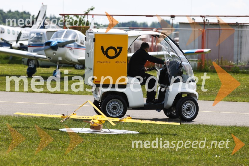 Pošta Slovenije predstavila dron za prenos paketov