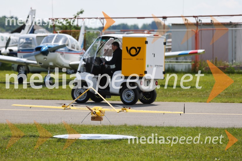 Pošta Slovenije predstavila dron za prenos paketov