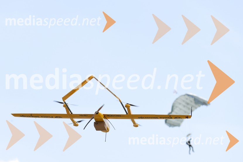 Pošta Slovenije predstavila dron za prenos paketov