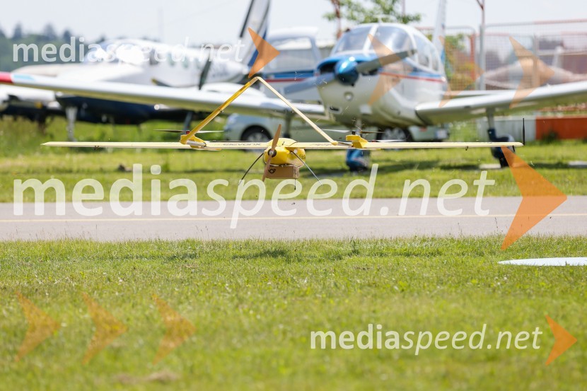 Pošta Slovenije predstavila dron za prenos paketov