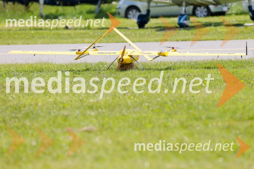 Pošta Slovenije predstavila dron za prenos paketov