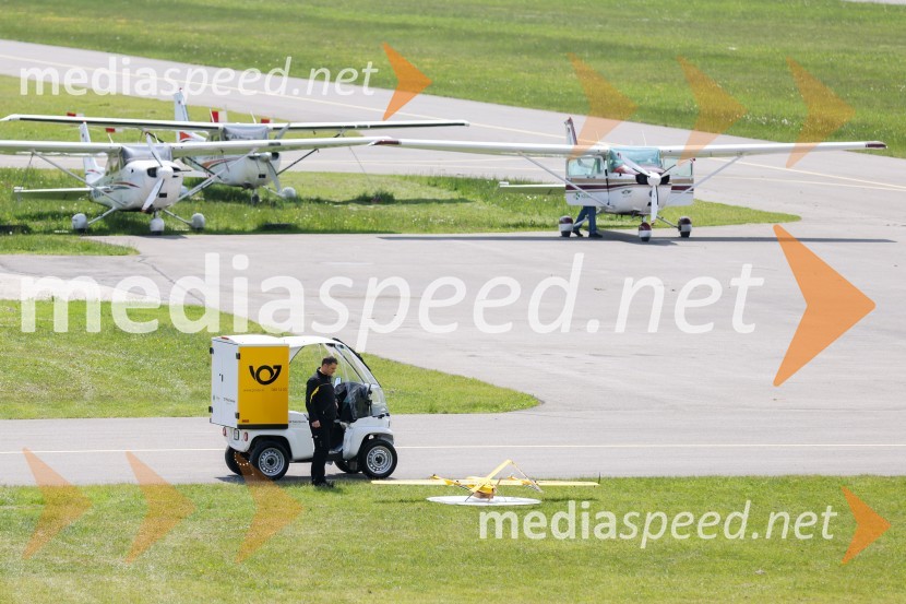 Pošta Slovenije predstavila dron za prenos paketov