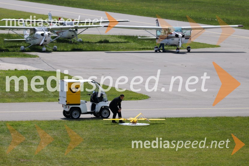Pošta Slovenije predstavila dron za prenos paketov