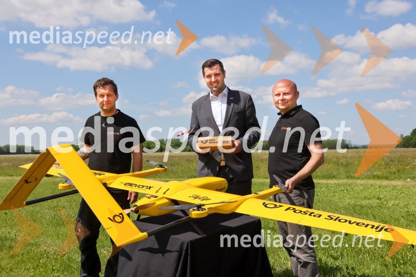 Pošta Slovenije predstavila dron za prenos paketov