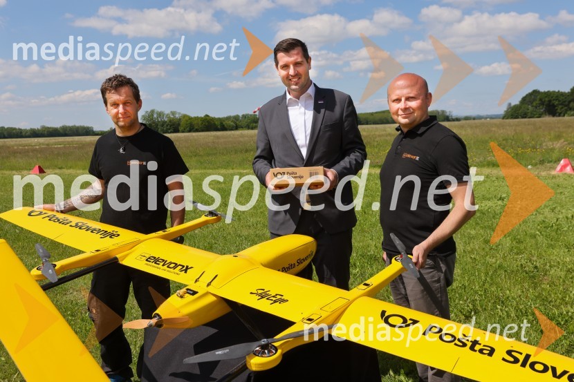 Pošta Slovenije predstavila dron za prenos paketov