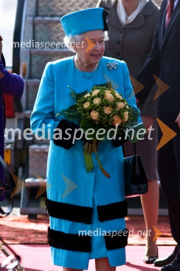 Kraljica Elizabeta II.Obisk kraljice Elizabete II. in vojvode Edinburškega v Sloveniji - prvi dan (prihod in sprejem v Grand Hotelu Union)