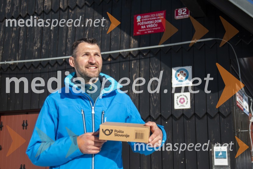 Pošta Slovenije predstavila dron za prenos paketov