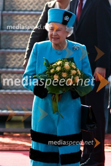 Kraljica Elizabeta II.Obisk kraljice Elizabete II. in vojvode Edinburškega v Sloveniji - prvi dan (prihod in sprejem v Grand Hotelu Union)