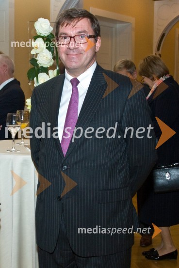 John Groffen, nizozemski veleposlanik v SlovenijiObisk kraljice Elizabete II. in vojvode Edinburškega v Sloveniji - prvi dan (prihod in sprejem v Grand Hotelu Union)