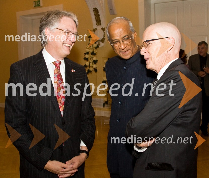Robert Hage, kanadski veleposlanik, Villur Sundararajan Seshadri, indijski veleposlanik in ...Obisk kraljice Elizabete II. in vojvode Edinburškega v Sloveniji - prvi dan (prihod in sprejem v Grand Hotelu Union)