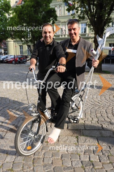  Tim Ribič, operni pevec, lastnik restavracije Miyabi, 1. tenor, Slovenski oktet;  Pier Francesco  Maestrini, režiserMadama Butterfly, premiera opere, Slovensko Narodno Gledališče Maribor