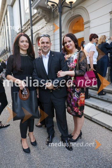  Ksenija Vaš; mag. Dejan Kaloh, soustanovitelj portala Politikis, poslanec SDS; ddr. Natalia Kaloh VId, podpredsednica upravnega odbora UMMadama Butterfly, premiera opere, Slovensko Narodno Gledališče Maribor